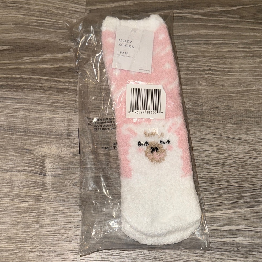 * NWT Cozy Socks  - Pink and White Lama